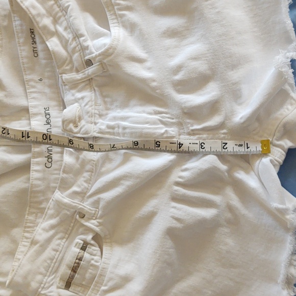 Calvin Klein City Shorts White Denim Cut Offs Size 6 - Set Of 2 - Priced To Sell - Picture 5 of 5